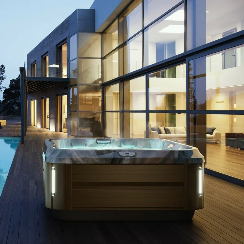 JACUZZI J325 - - Spa